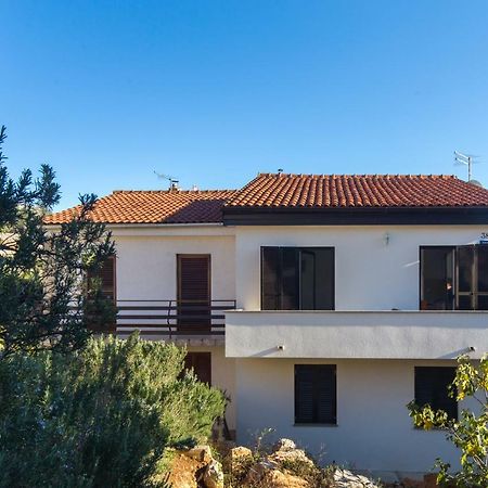 Apartments Karen Krk Town Exterior foto
