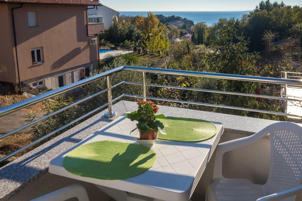 Apartments Karen Krk Town Exterior foto